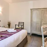 Hotel Logis Emeraude Des Bois 2*
