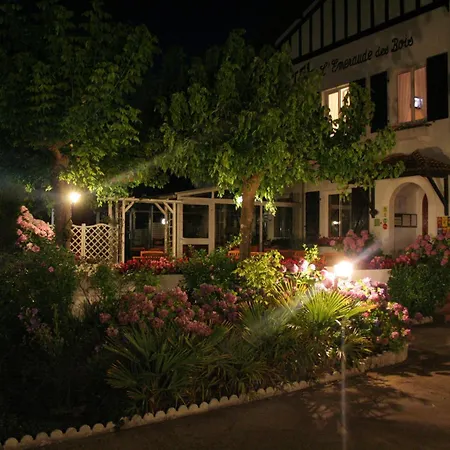 Hotel Logis Emeraude Des Bois