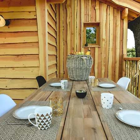 Logis Emeraude Des Bois 酒店