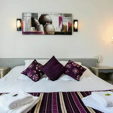 Logis Emeraude Des Bois 2*