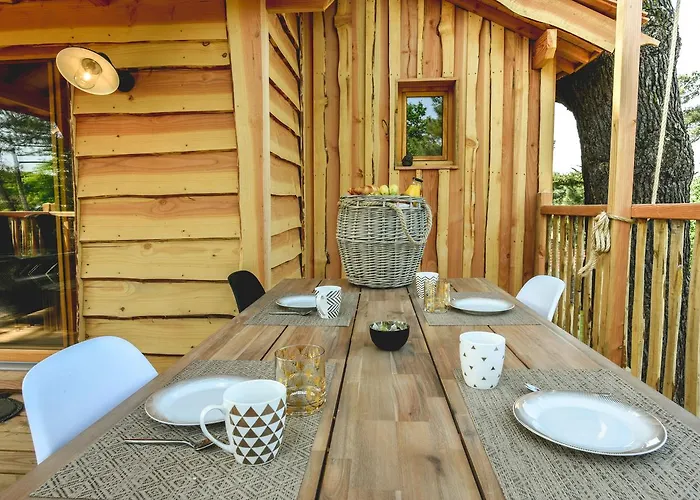 Logis Emeraude Des Bois Hotel