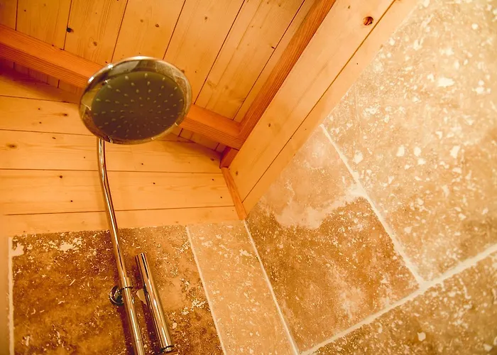 Hotel Logis Emeraude Des Bois 2*