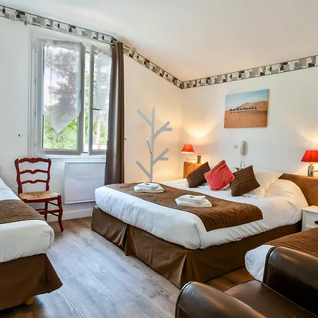 Hotel Logis Emeraude Des Bois