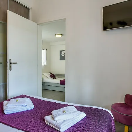 Logis Emeraude Des Bois Hotel 2*