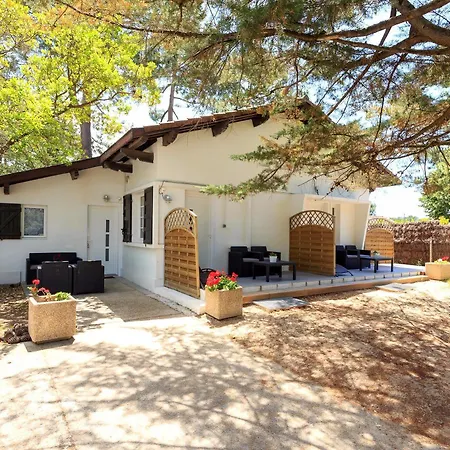 Logis Emeraude Des Bois מלון 2*