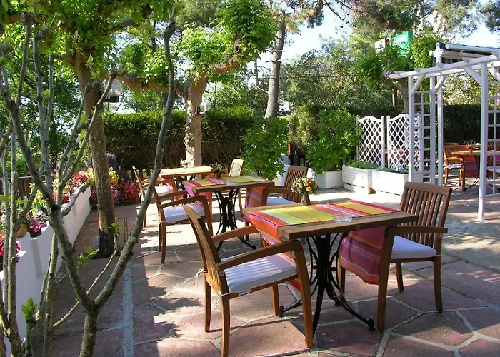 Logis Emeraude Des Bois 2*